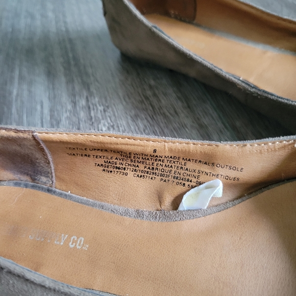 FREE with purchase * Mossimo Supply Co Flats - Picture 4 of 6